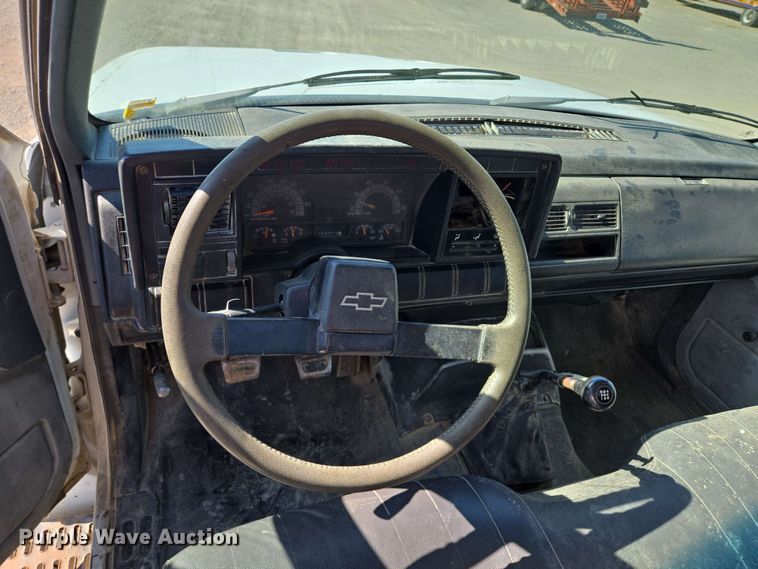 image for item EM7274 1993 Chevrolet C7 dump flatbed truck