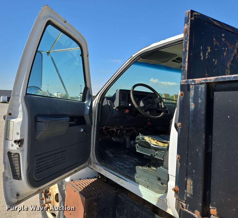 image for item EM7275 1996 GMC TopKick C5500 dump flatbed truck