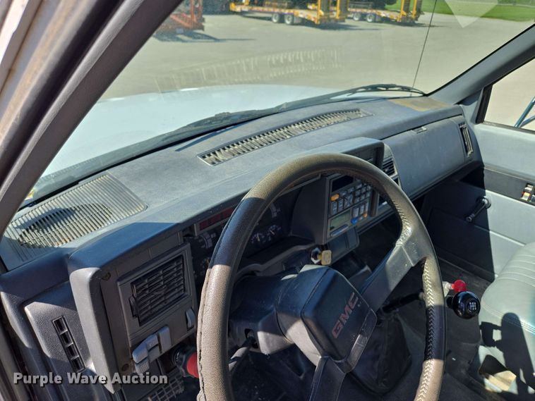 image for item EM7275 1996 GMC TopKick C5500 dump flatbed truck