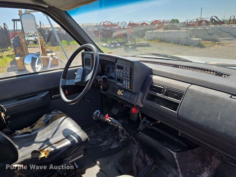 image for item EM7275 1996 GMC TopKick C5500 dump flatbed truck