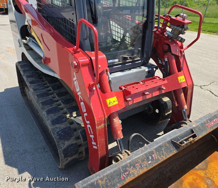 image for item EM7282 2023 Takeuchi TL12R-2 tracked skid steer loader