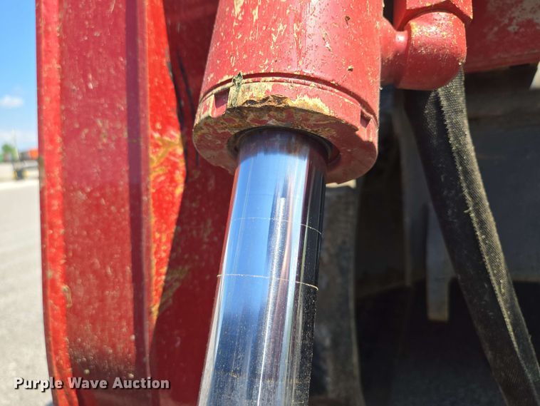 image for item EM7282 2023 Takeuchi TL12R-2 tracked skid steer loader