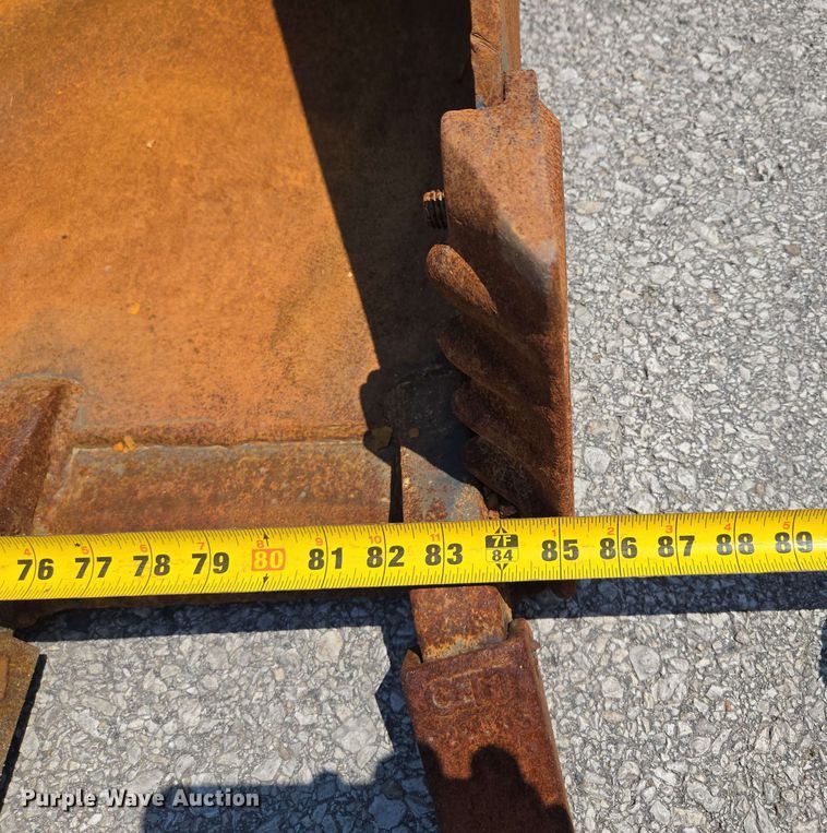 image for item EM7282 2023 Takeuchi TL12R-2 tracked skid steer loader