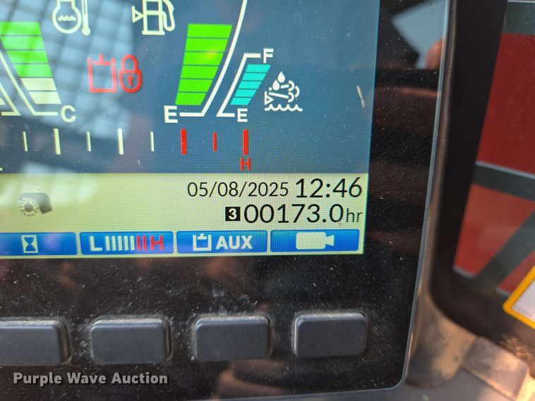 image for item EM7282 2023 Takeuchi TL12R-2 tracked skid steer loader