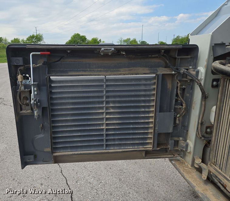 image for item EM7282 2023 Takeuchi TL12R-2 tracked skid steer loader