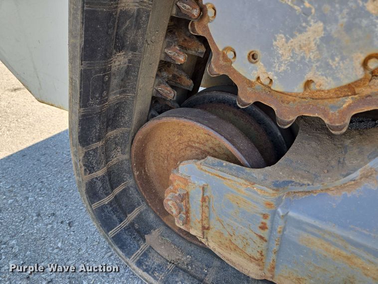 image for item EM7282 2023 Takeuchi TL12R-2 tracked skid steer loader