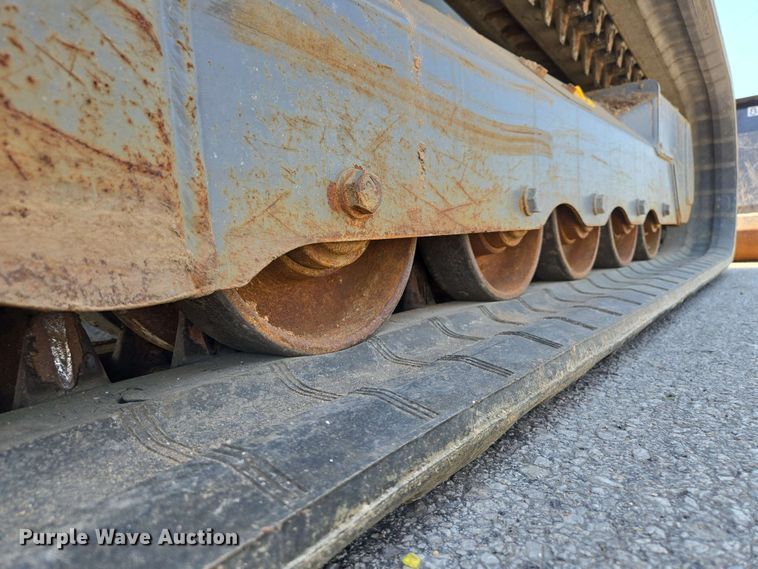 image for item EM7282 2023 Takeuchi TL12R-2 tracked skid steer loader