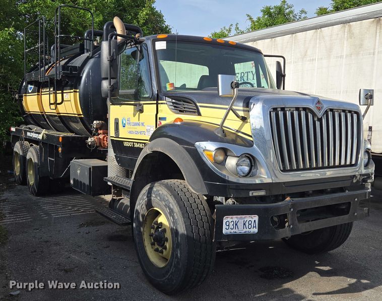 image for item EM7293 2012 International 7500 vacuum truck