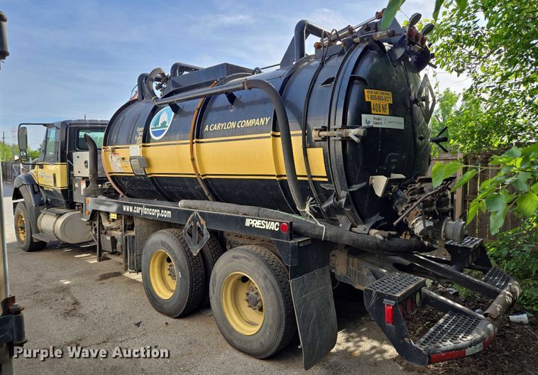 image for item EM7293 2012 International 7500 vacuum truck