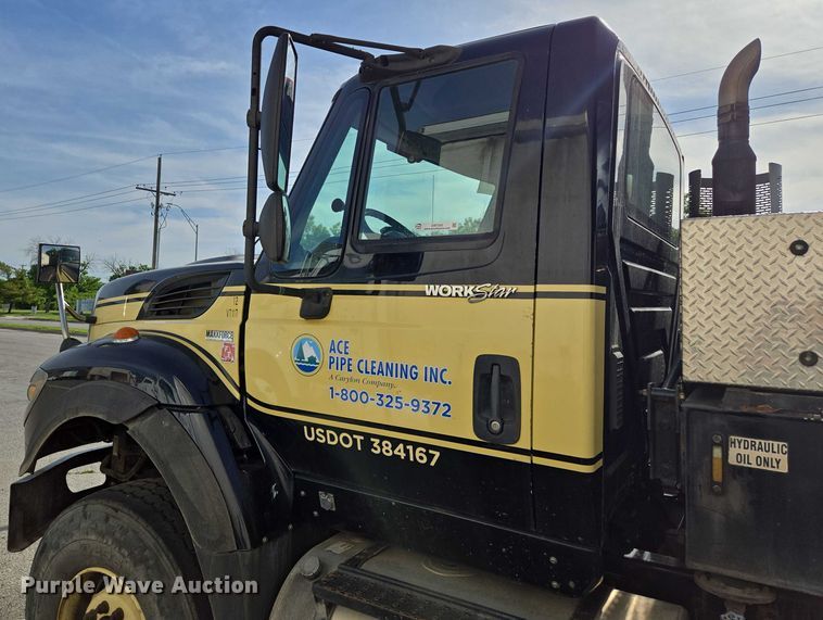 image for item EM7293 2012 International 7500 vacuum truck