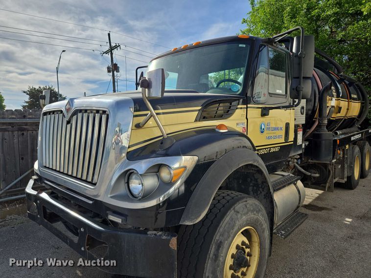 image for item EM7293 2012 International 7500 vacuum truck