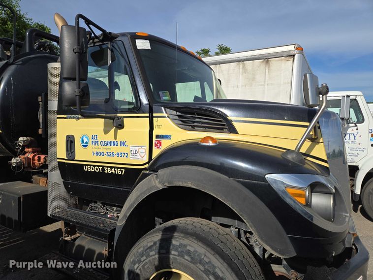 image for item EM7293 2012 International 7500 vacuum truck