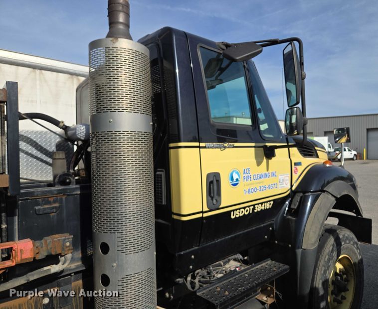 image for item EM7293 2012 International 7500 vacuum truck