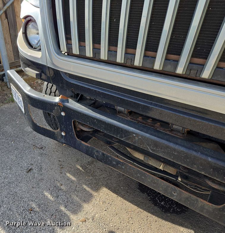 image for item EM7293 2012 International 7500 vacuum truck