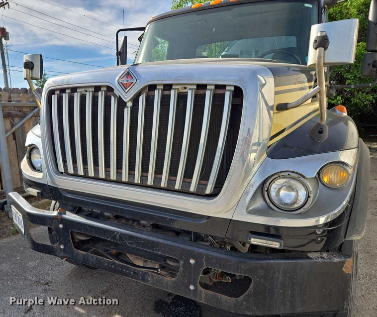 image for item EM7293 2012 International 7500 vacuum truck