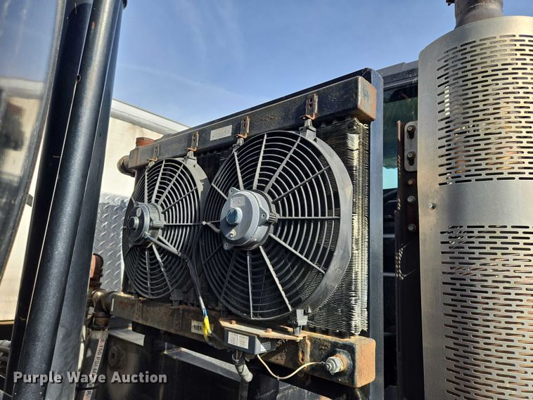 image for item EM7293 2012 International 7500 vacuum truck