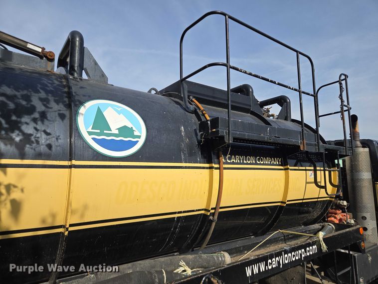 image for item EM7293 2012 International 7500 vacuum truck