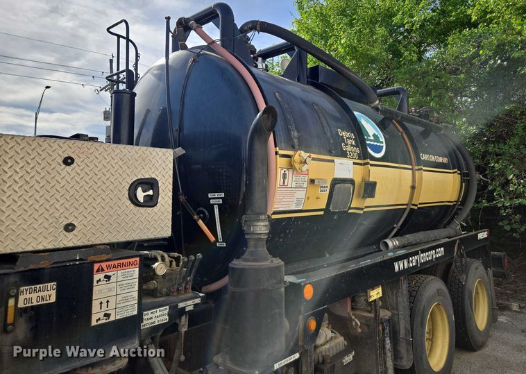 image for item EM7293 2012 International 7500 vacuum truck