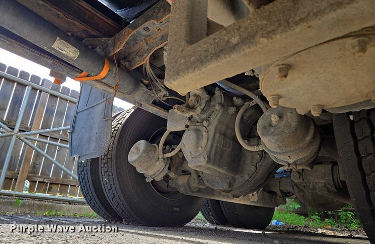 image for item EM7293 2012 International 7500 vacuum truck