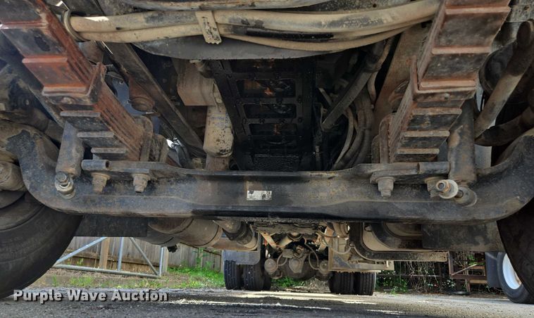 image for item EM7293 2012 International 7500 vacuum truck