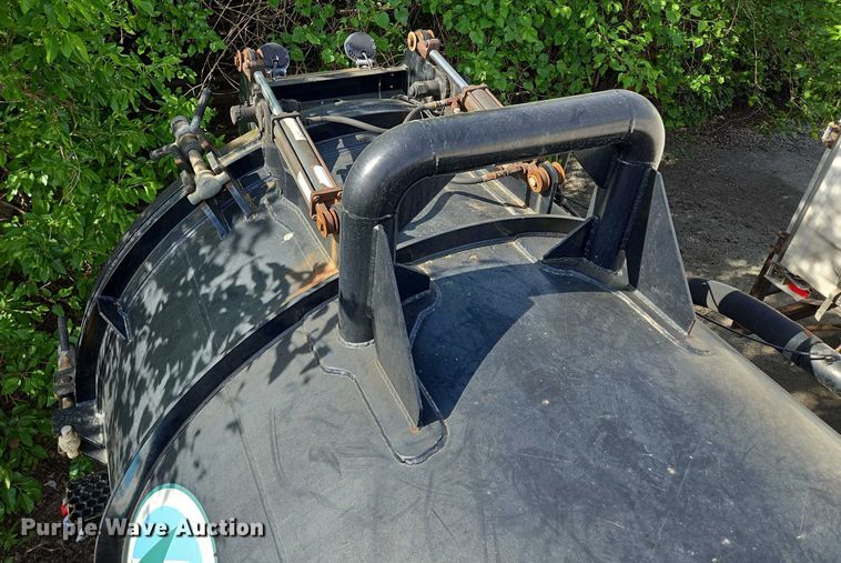 image for item EM7293 2012 International 7500 vacuum truck