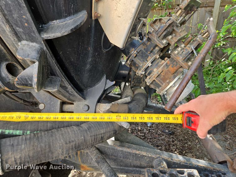 image for item EM7293 2012 International 7500 vacuum truck