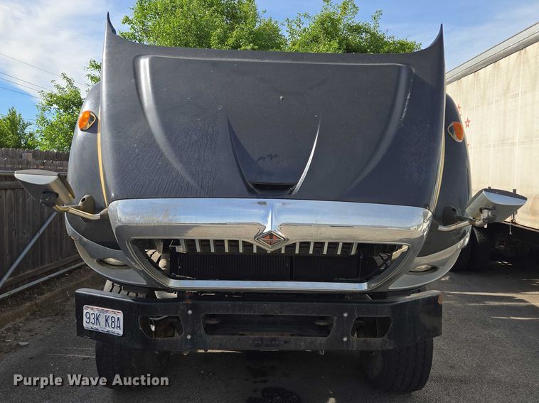 image for item EM7293 2012 International 7500 vacuum truck