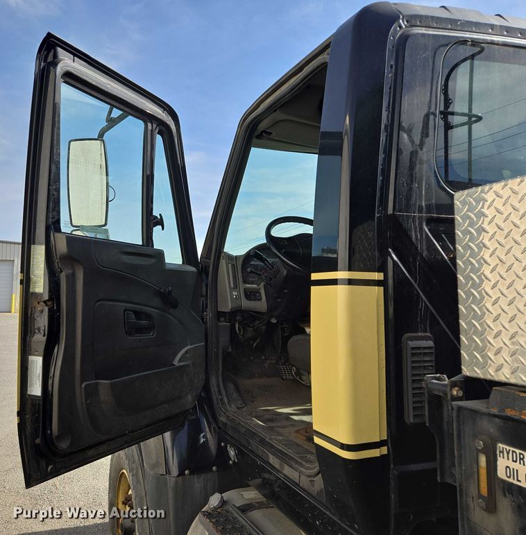 image for item EM7293 2012 International 7500 vacuum truck