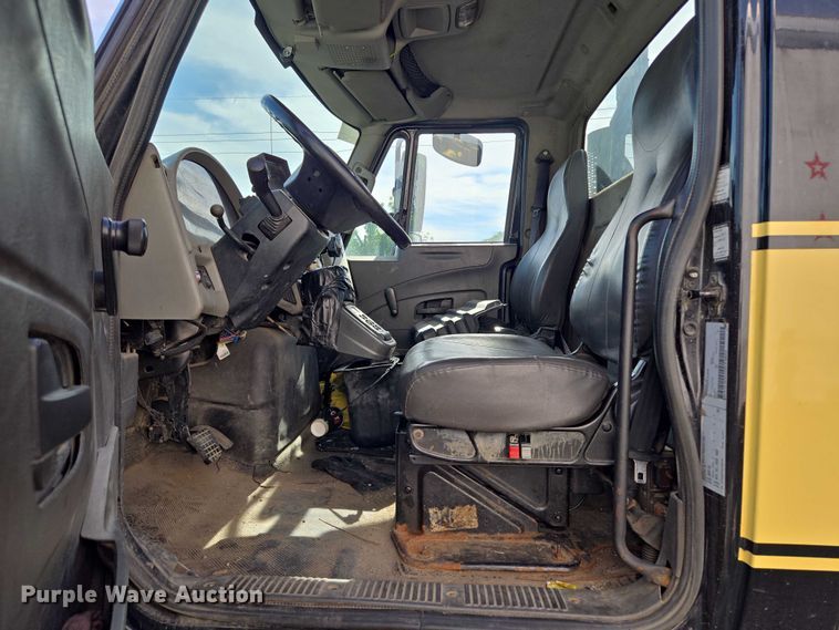 image for item EM7293 2012 International 7500 vacuum truck