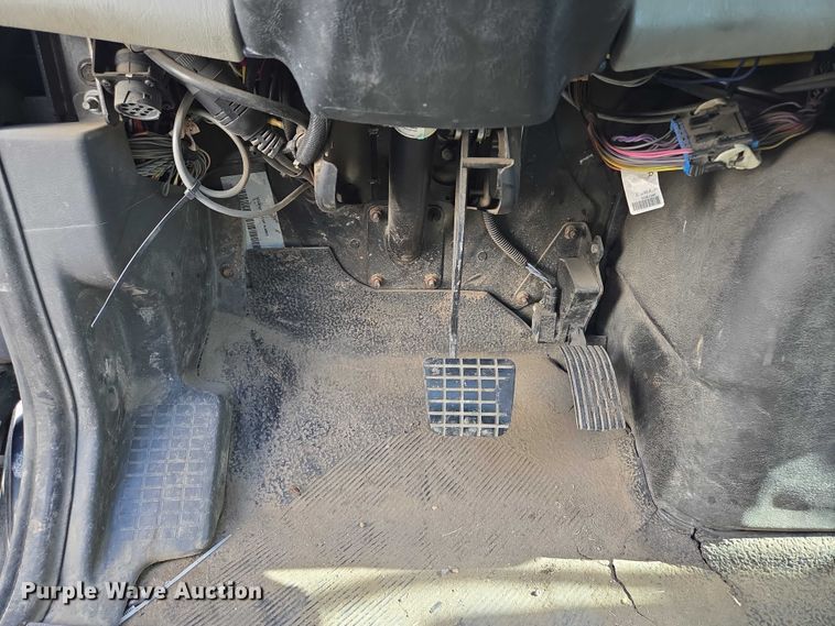 image for item EM7293 2012 International 7500 vacuum truck