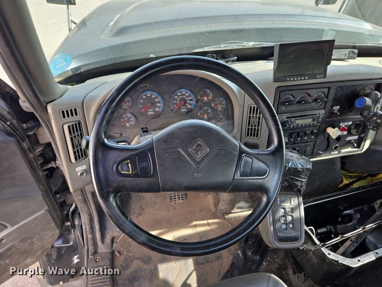 image for item EM7293 2012 International 7500 vacuum truck