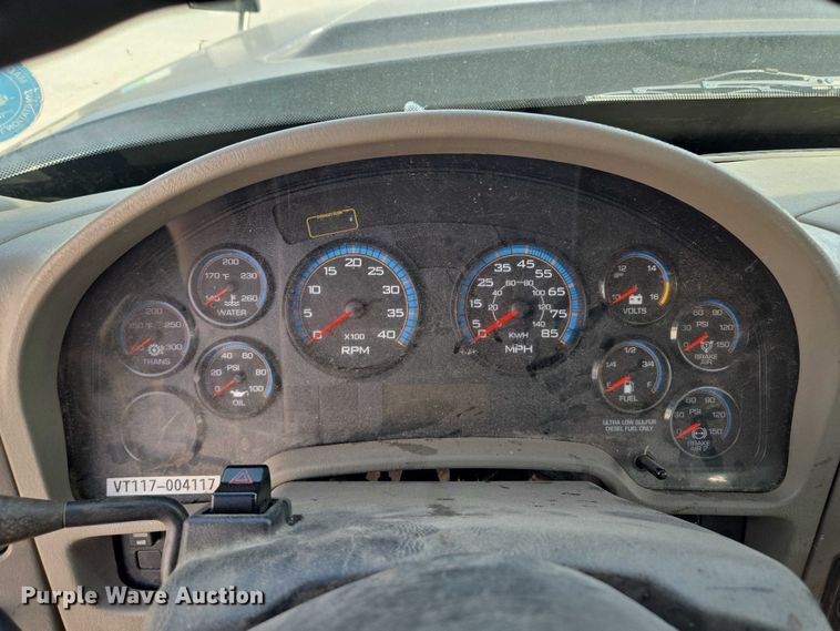 image for item EM7293 2012 International 7500 vacuum truck