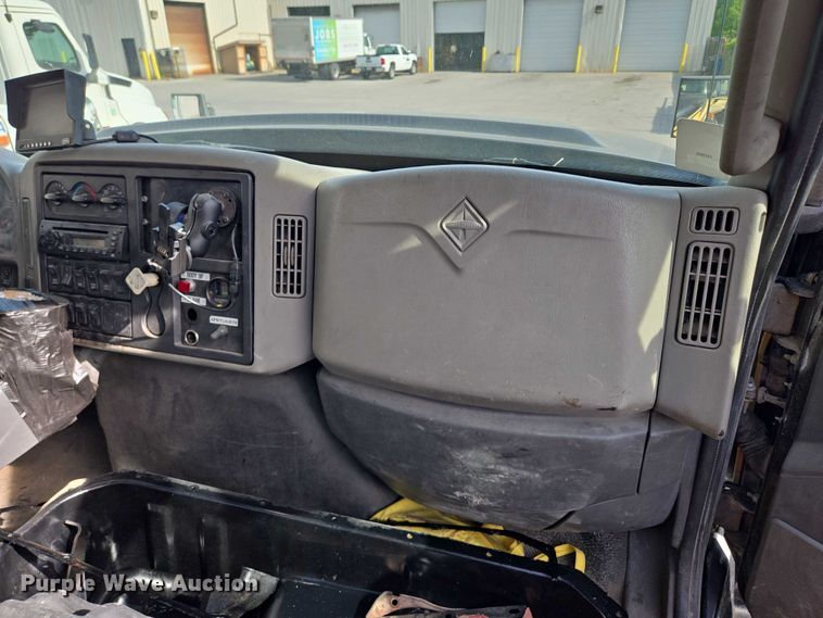 image for item EM7293 2012 International 7500 vacuum truck