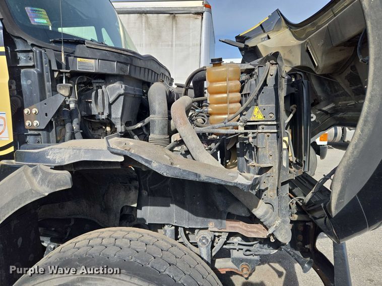 image for item EM7293 2012 International 7500 vacuum truck