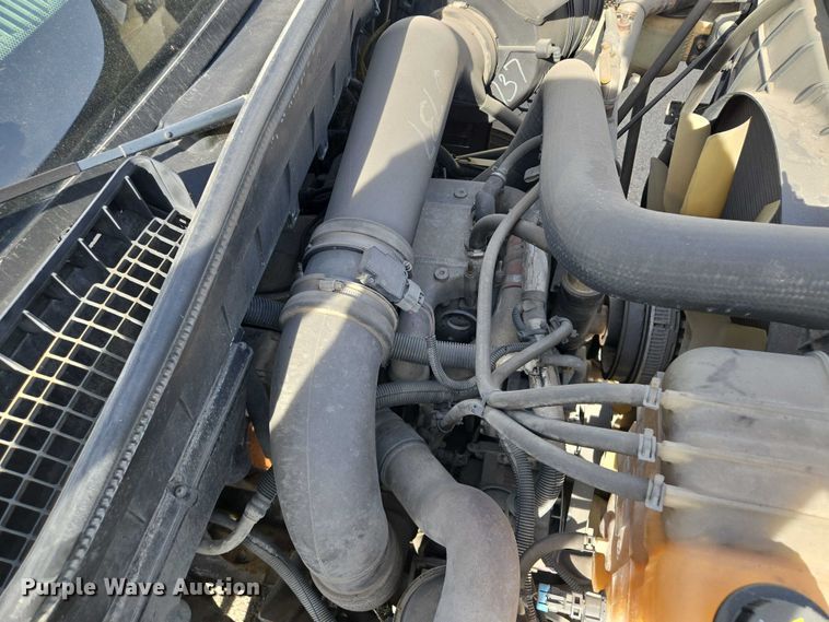 image for item EM7293 2012 International 7500 vacuum truck