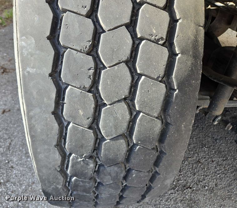 image for item EM7293 2012 International 7500 vacuum truck