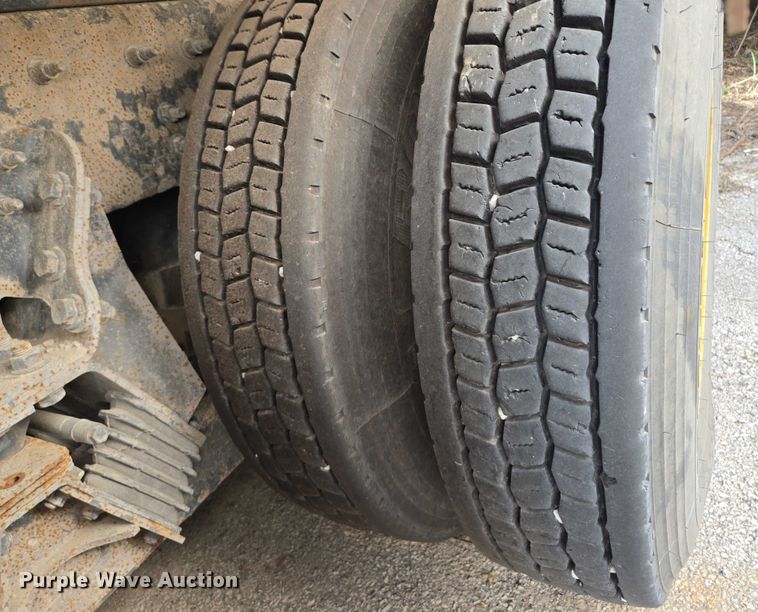 image for item EM7293 2012 International 7500 vacuum truck