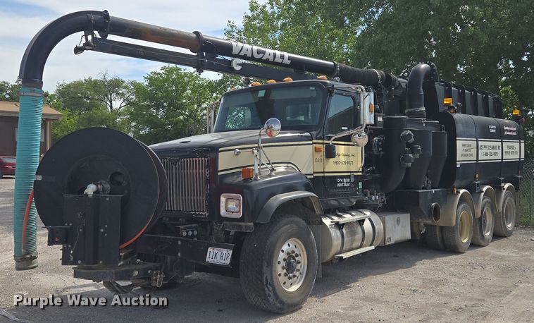 image for item EM7294 2006 International 5500i sewer jetter truck