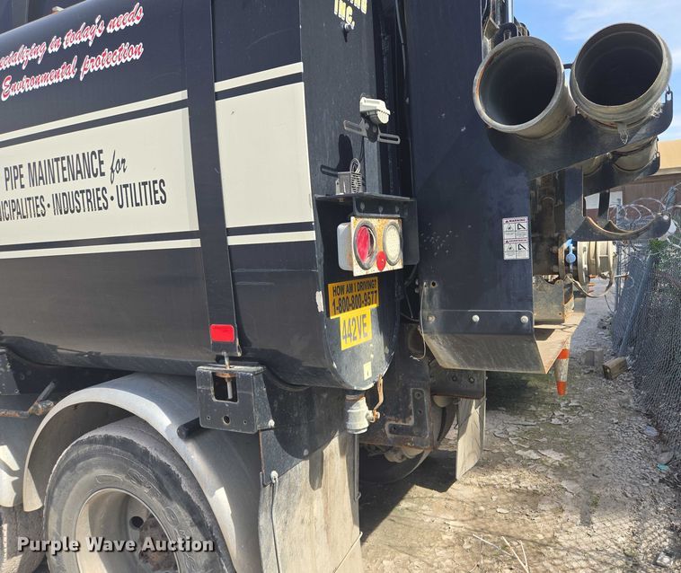image for item EM7294 2006 International 5500i sewer jetter truck