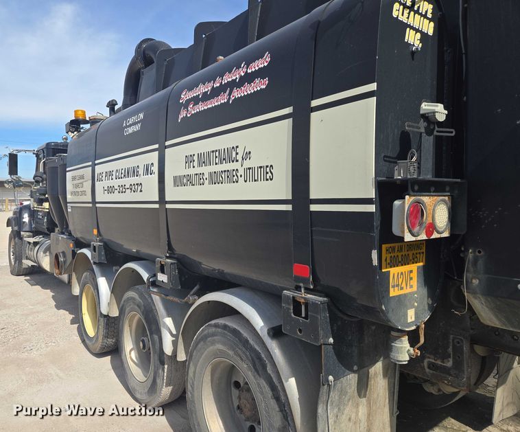 image for item EM7294 2006 International 5500i sewer jetter truck