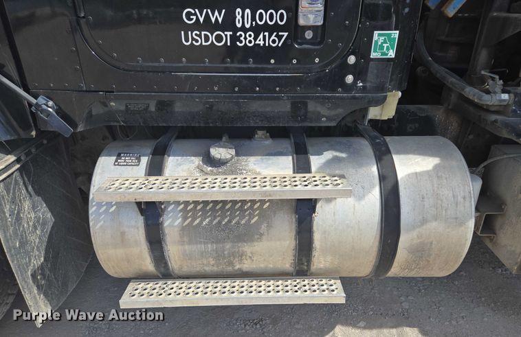 image for item EM7294 2006 International 5500i sewer jetter truck