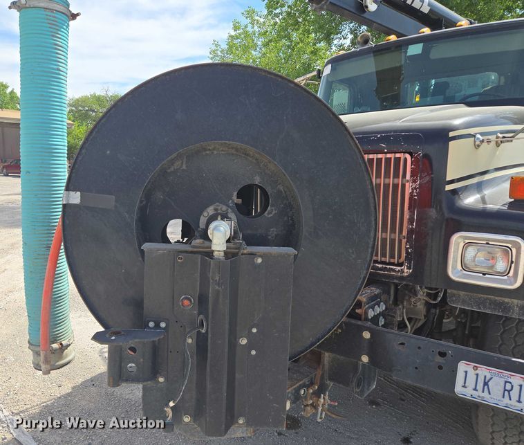image for item EM7294 2006 International 5500i sewer jetter truck