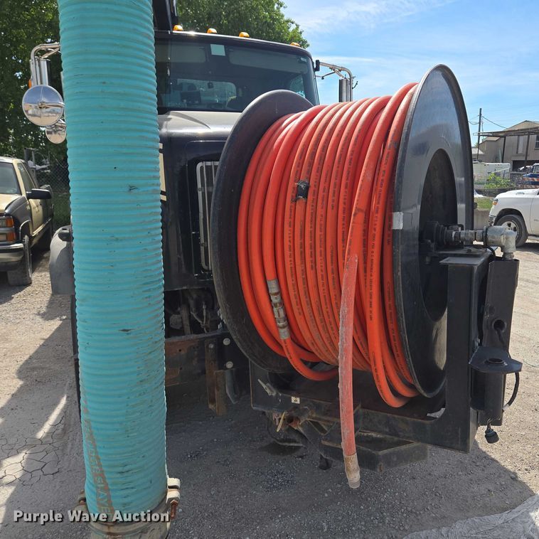 image for item EM7294 2006 International 5500i sewer jetter truck