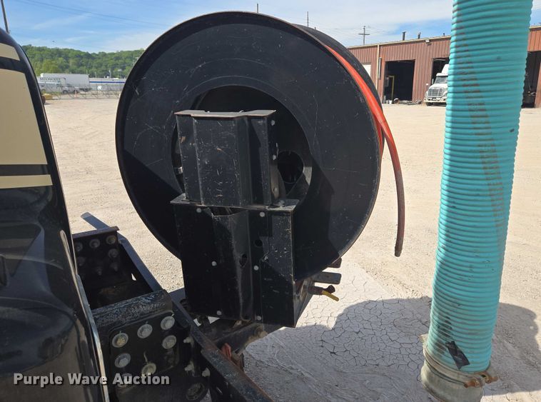 image for item EM7294 2006 International 5500i sewer jetter truck