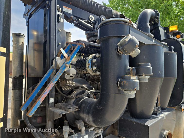 image for item EM7294 2006 International 5500i sewer jetter truck