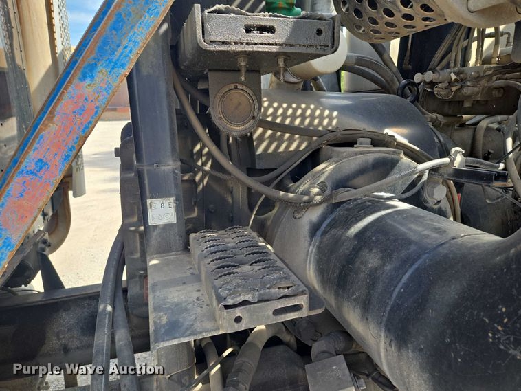 image for item EM7294 2006 International 5500i sewer jetter truck