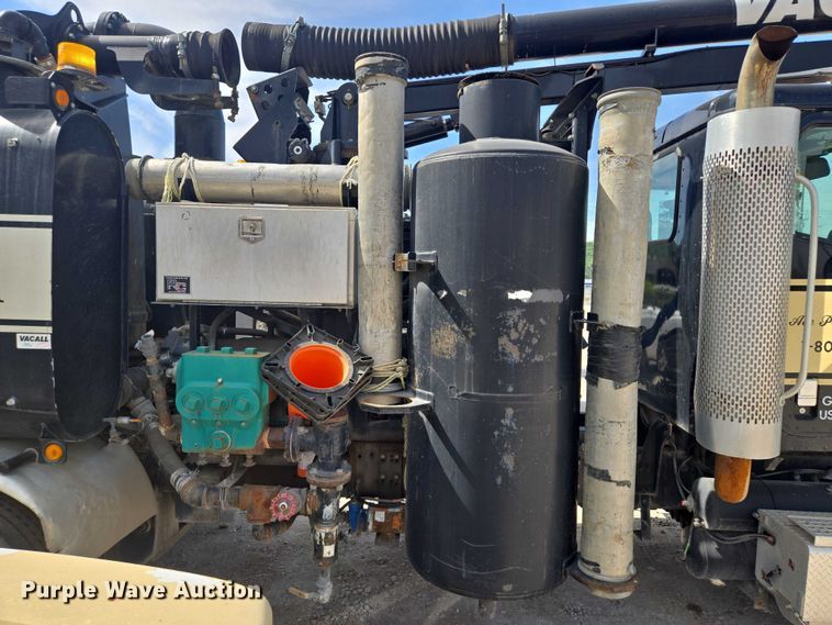 image for item EM7294 2006 International 5500i sewer jetter truck