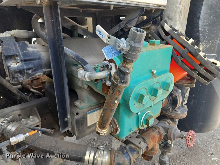 image for item EM7294 2006 International 5500i sewer jetter truck