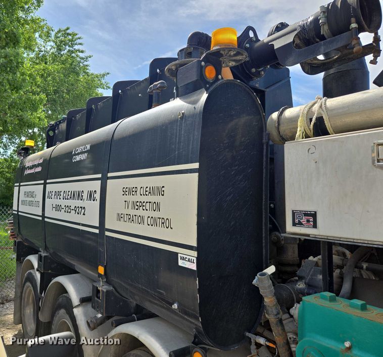 image for item EM7294 2006 International 5500i sewer jetter truck