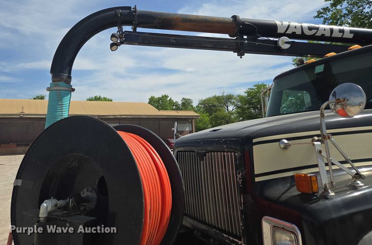 image for item EM7294 2006 International 5500i sewer jetter truck